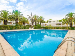 Отель Apartment Les Cyprianes-3  Ла Гранд-Мот
